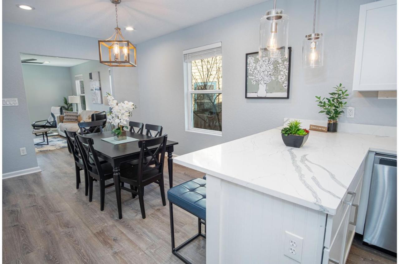 Adorable 4br 2ba Close To Riverwalk And Downtown Hébergement de vacances San Antonio